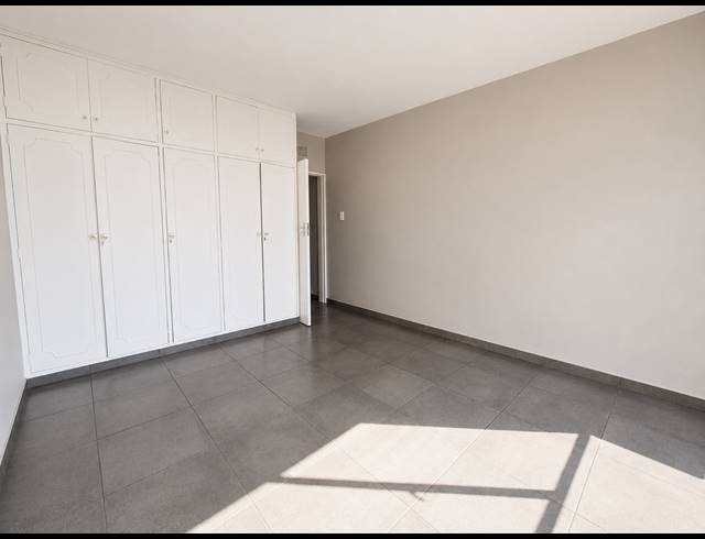 2 BEDROOM FLAT FOR SALE IN THREE RIVERS PROPER